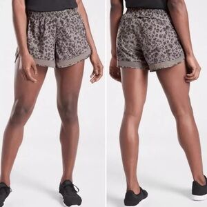 Athleta Women’s Shorts S Run Racer Leopard 4" Black Gray Workout Gym Animal